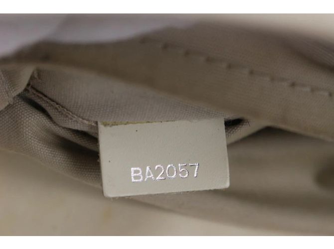 Louis Vuitton Weiße Epi Leder Passy PM Tasche - Ansicht 9