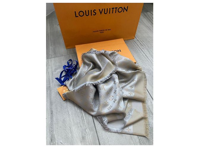Louis Vuitton Lenços Bege Cinza - vista 7