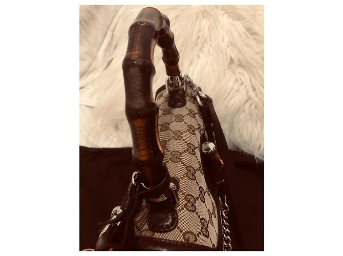Bolsa de mão Gucci em couro marrom com alça de bambu - vista 12