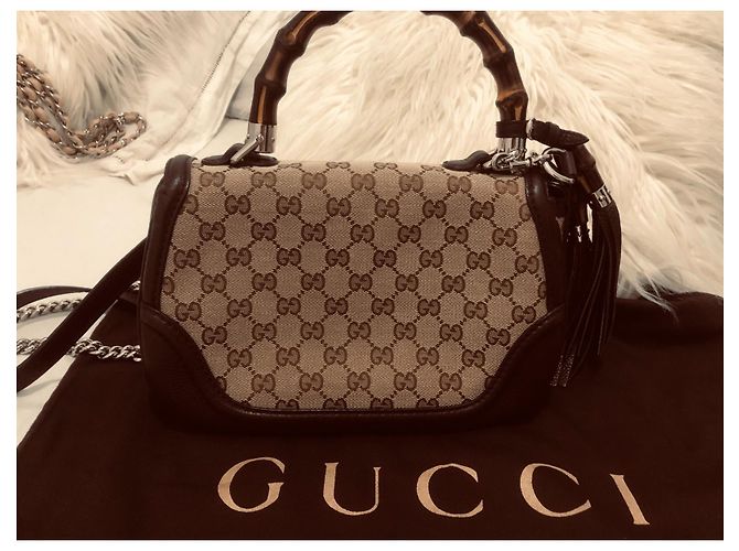 Bolsa de mão Gucci em couro marrom com alça de bambu - vista 5