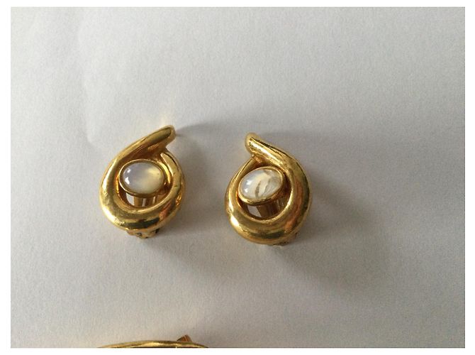 Set Gioielli Torrente Oro con Collare Orecchini a Clip e Spille D'oro - vista 3