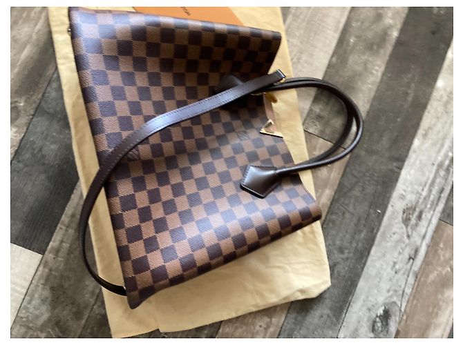 Borsa a mano Louis Vuitton Kesington in pelle marrone scuro - vista 2