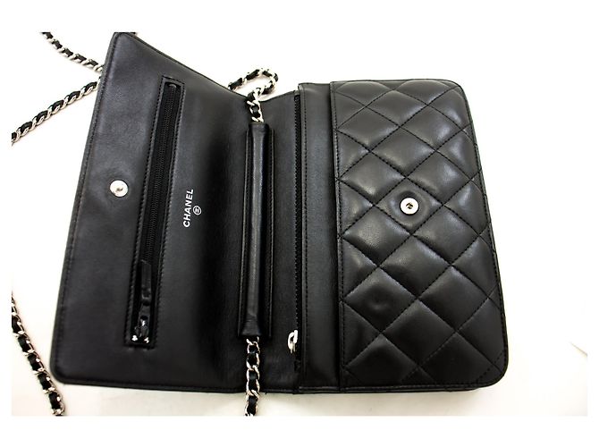 Wallet On Chain Portafoglio classico nero CHANEL con tracolla a catena WOC a tracolla - vista 11