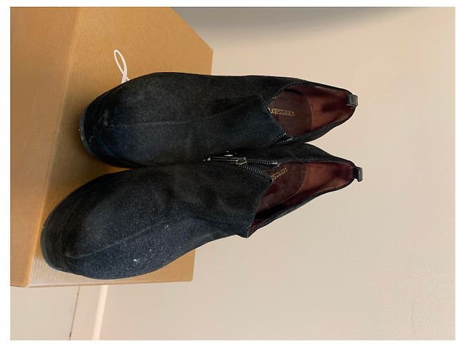Bellissimo paio di scarpe scamosciate marca Vanessa Bruno Nero - vista 4