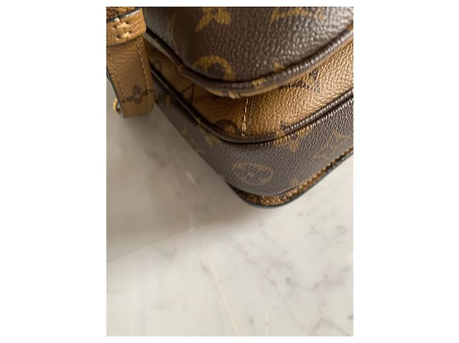 Metis Louis Vuitton Estuche de lona reversible MÉTIS AGOTADO Beige - vista 2