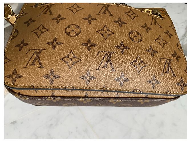 Metis Louis Vuitton Estuche de lona reversible MÉTIS AGOTADO Beige - vista 4