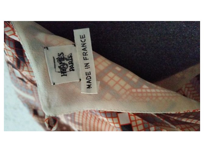 Hermès HERMES SEIDE BLUSE AUNAGE MOSAÏQUE À MANCHE PARACHUTE Mehrfarben - Ansicht 3