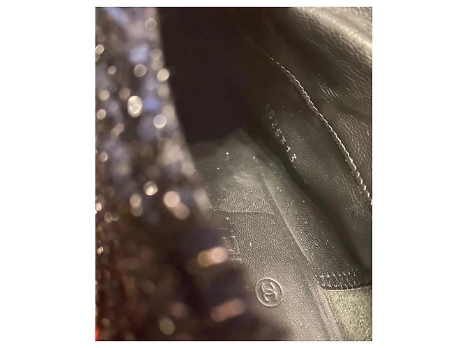 Scarpe con lacci Chanel in tweed nero taglia 39 - vista 4