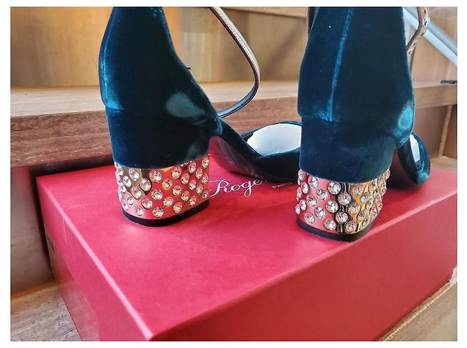 Roger Vivier Sandalen mit Samtabsatz Marineblau - Ansicht 3