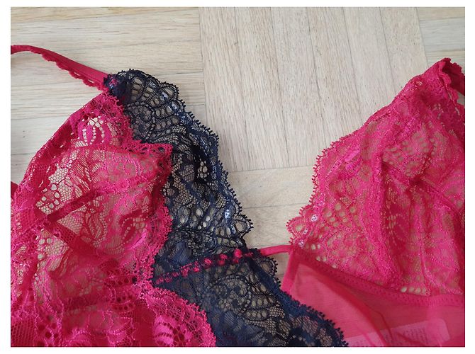 Malizia La Perla lace negligees - view 2