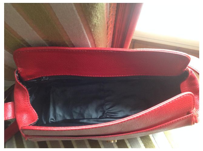 Borsa a tracolla Givenchy Obsedia in pelle martellata rossa Rosso - vista 9