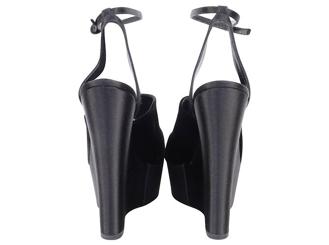 Giambattista Valli Velvet Satin Wedges - vista 4