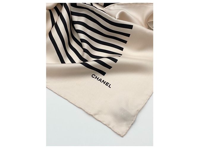 Cambon CHANEL Maxi-Schal 2021 Ecru Schwarz Beige Aus weiß - Ansicht 3