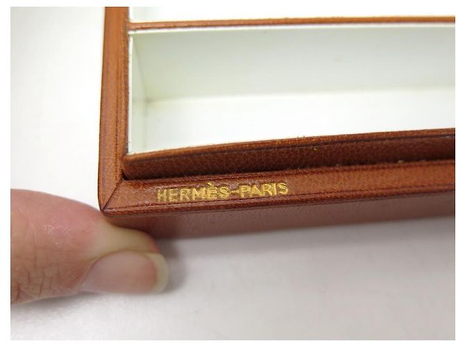 Hermès VINTAGE HERMES JET CASE IN PELLE MARRONE BOX KIT WC SET WC - vista 25
