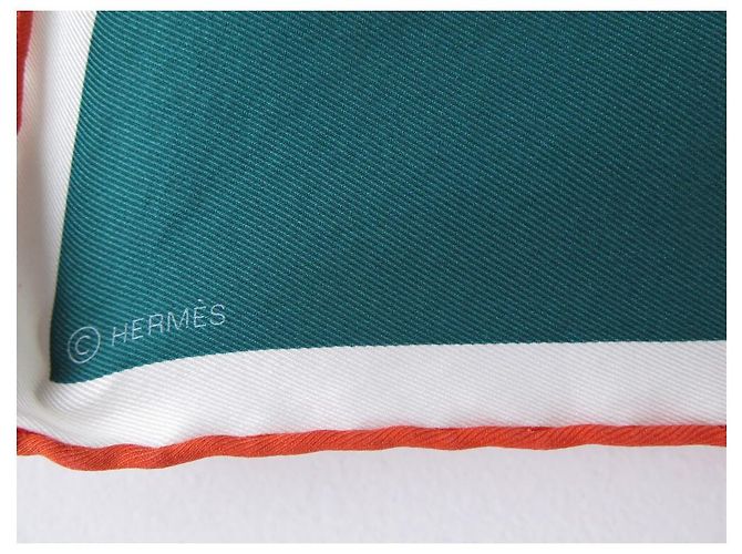 Hermès LENÇO QUADRADO HERMES DE DOIS TONS 70 CM EM LENÇO DE SEDA AZUL E VERDE DE SEDA - vista 4