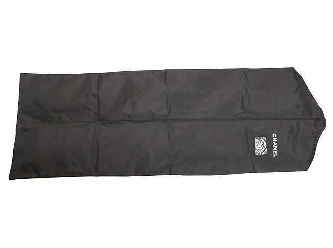 VIEL CHANEL 3 AUFHÄNGER + 1 SCHWARZER CANVAS-ABDECKUNG FÜR KLEIDUNG 3 Kleiderbügel 1 Startseite - Ansicht 2