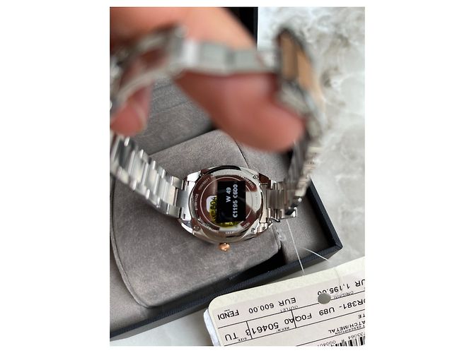 Fendi Momento Uhr goldfarben Stahl Golden - Ansicht 3