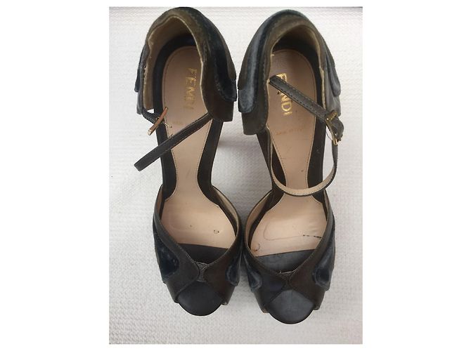 Fendi peep toe pumps with ankle strap Taupe - view 3