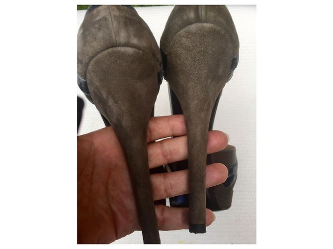 Fendi peep toe pumps with ankle strap Taupe - view 4