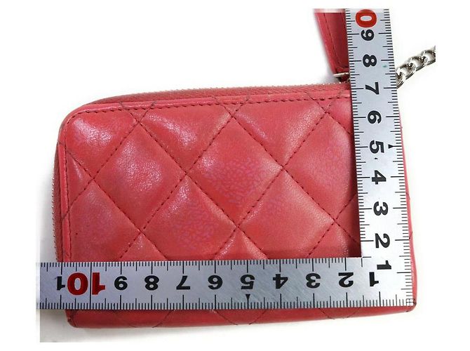 Chanel Schlüsselanhänger aus gestepptem Lammleder in Rosa - Ansicht 7