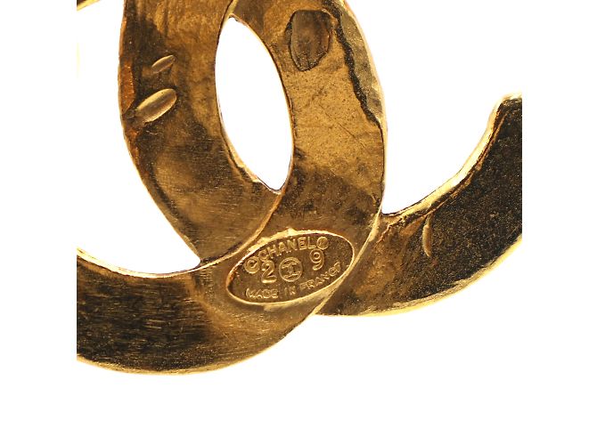 Spilla testurizzata intrecciata in oro CC Chanel D'oro - vista 10