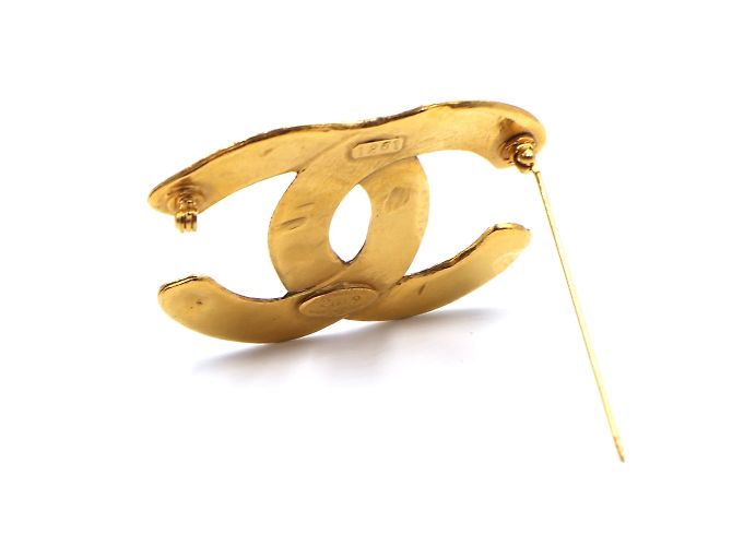 Spilla testurizzata intrecciata in oro CC Chanel D'oro - vista 9