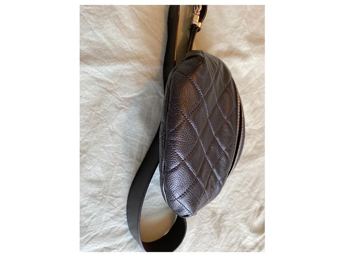 Girl Marsupio Chanel modello Uniform Nero - vista 6