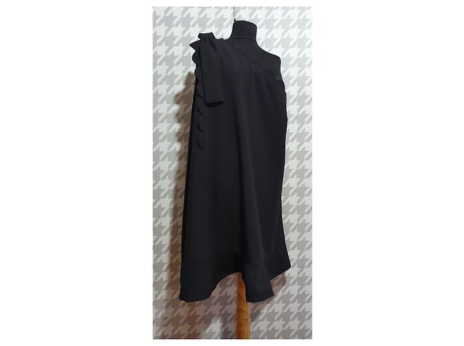Victoria Beckham x Target Schwarzes One Shoulder Kleid mit Rüschen - Ansicht 5