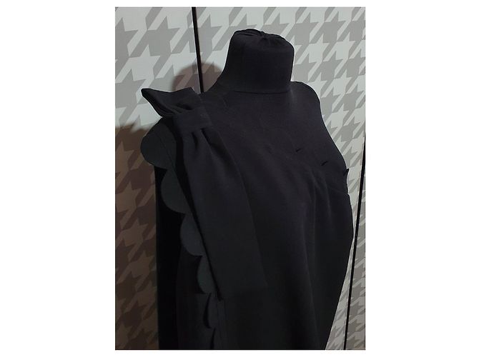 Victoria Beckham x Target Schwarzes One Shoulder Kleid mit Rüschen - Ansicht 6