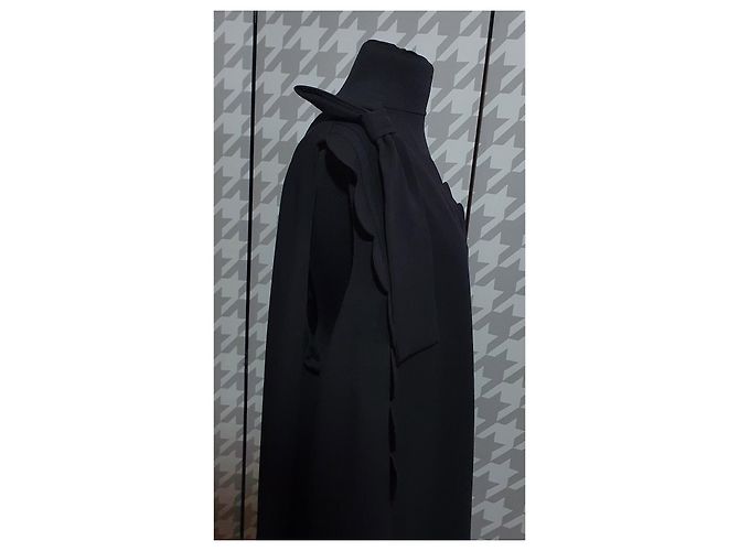 Victoria Beckham x Target Schwarzes One Shoulder Kleid mit Rüschen - Ansicht 7