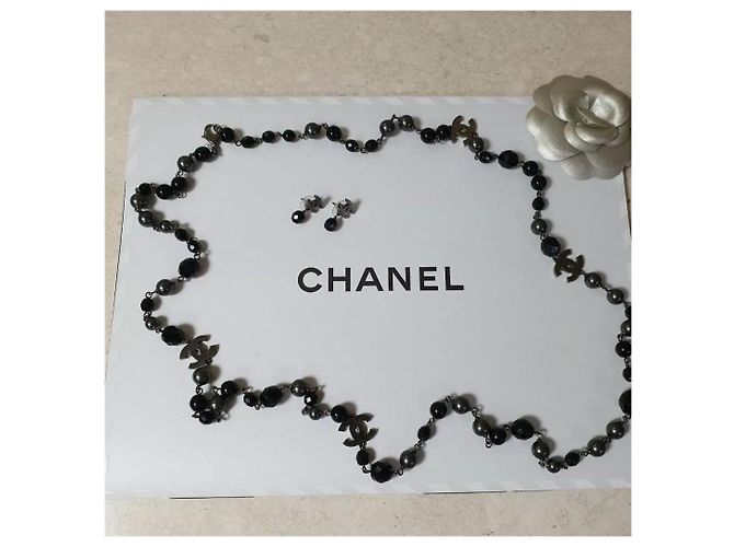 Chanel CC Schwarze Perlenkette und Ohrringe Set - Ansicht 2