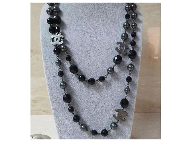 Chanel CC Schwarze Perlenkette und Ohrringe Set - Ansicht 4