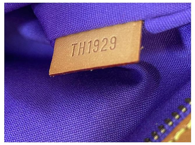 Louis Vuitton Tote GM Vernis Reade con monogramma viola 37LV713 - vista 9