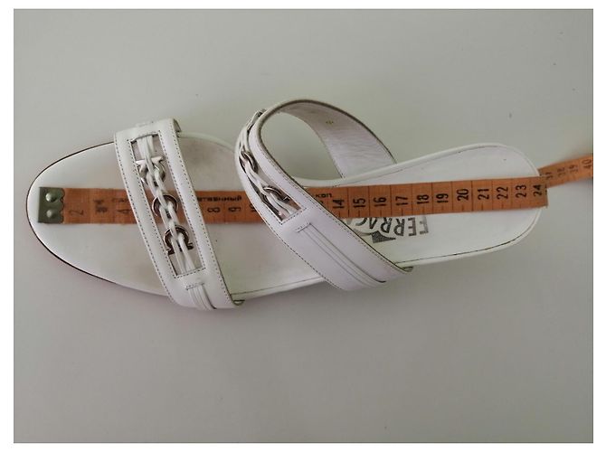 Sandali Salvatore Ferragamo in pelle bianca 36 Bianco - vista 12