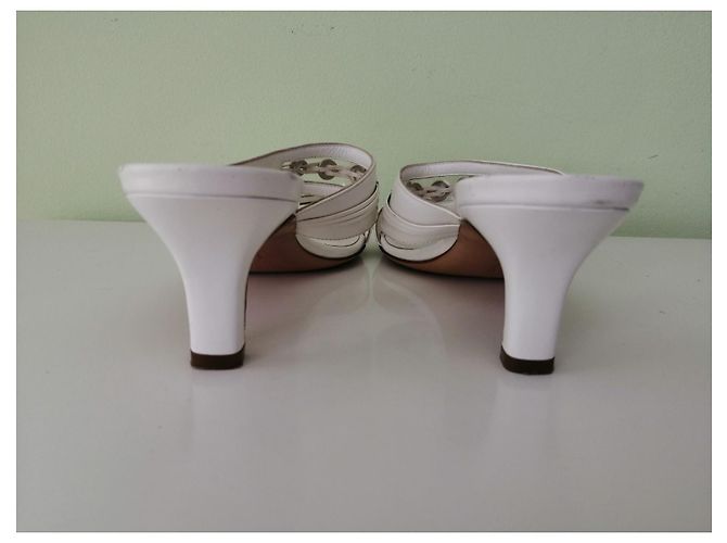 Sandali Salvatore Ferragamo in pelle bianca 36 Bianco - vista 7