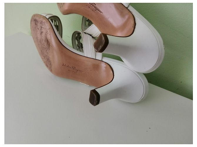 Sandali Salvatore Ferragamo in pelle bianca 36 Bianco - vista 9