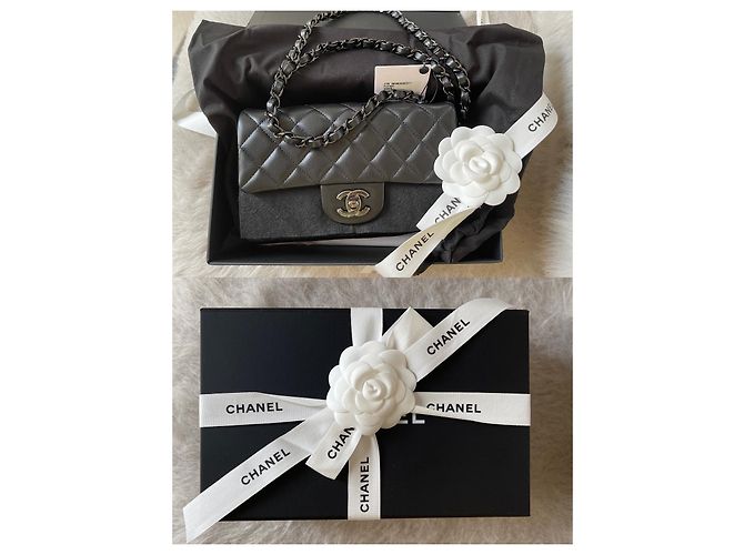Timeless Chanel Mini aba retangular clássica acolchoada de pele de cordeiro tão preta Preto - vista 11