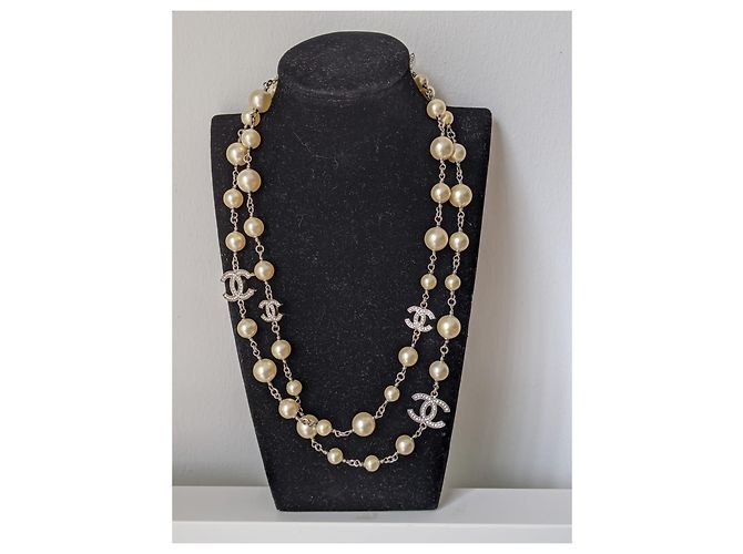 CHANEL B14Collana di cristallo di perle con logo V Timeless CC Crudo - vista 12