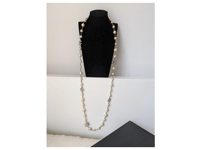 CHANEL B14Collana di cristallo di perle con logo V Timeless CC Crudo - vista 14