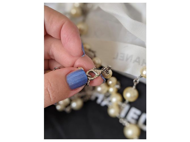 CHANEL B14Collana di cristallo di perle con logo V Timeless CC Crudo - vista 5