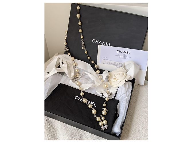 CHANEL B14Collana di cristallo di perle con logo V Timeless CC Crudo - vista 6