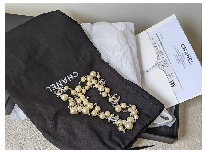 CHANEL B14Collana di cristallo di perle con logo V Timeless CC Crudo - vista 8
