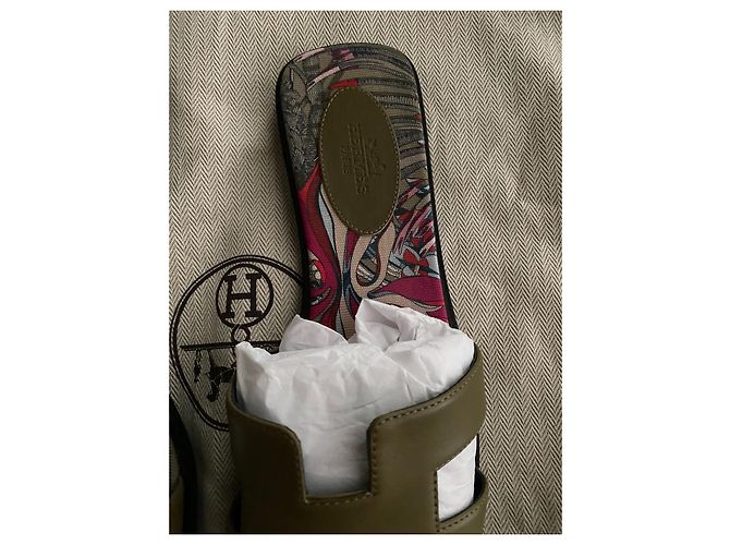 Hermès Sandalen Khaki - Ansicht 2