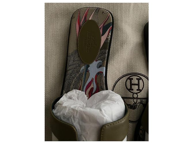 Hermès Sandalen Khaki - Ansicht 3