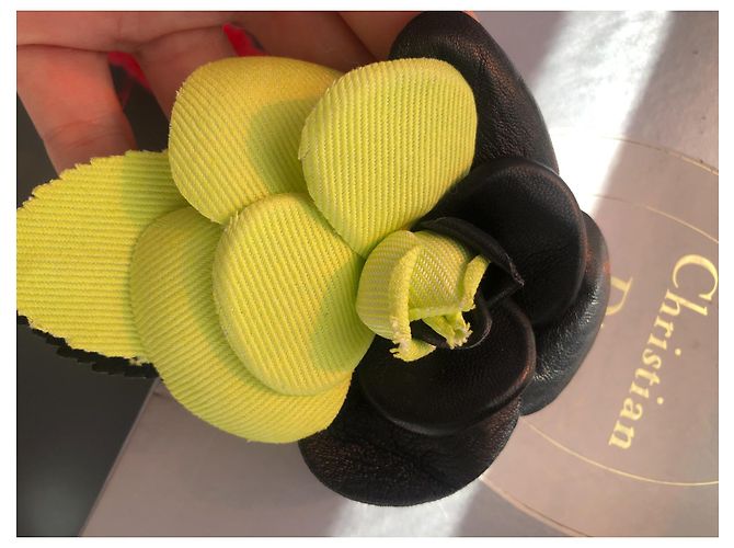 Spilla bicolore Chanel in tessuto e pelle nera Multicolore - vista 2
