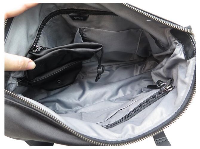 NEUF SAC A MAIN TUMI DEVOE GEM BESACE BANDOULIERE 130458-1041 NOIR BAG - vue 11