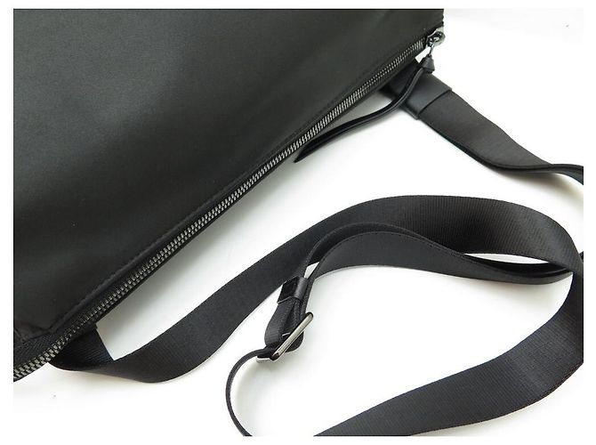 NEUF SAC A MAIN TUMI DEVOE GEM BESACE BANDOULIERE 130458-1041 NOIR BAG - vue 4