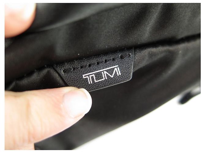NEUF SAC A MAIN TUMI DEVOE GEM BESACE BANDOULIERE 130458-1041 NOIR BAG - vue 6