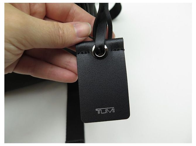 NEUF SAC A MAIN TUMI DEVOE GEM BESACE BANDOULIERE 130458-1041 NOIR BAG - vue 9