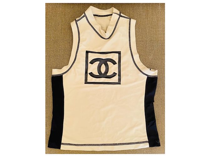 Top e pantaloncini Chanel Nero Sabbia - vista 2